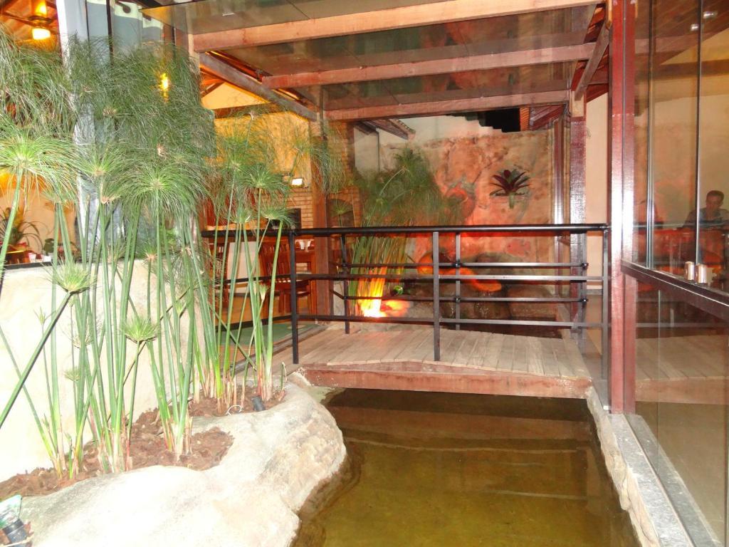 Bon Vivant Inn